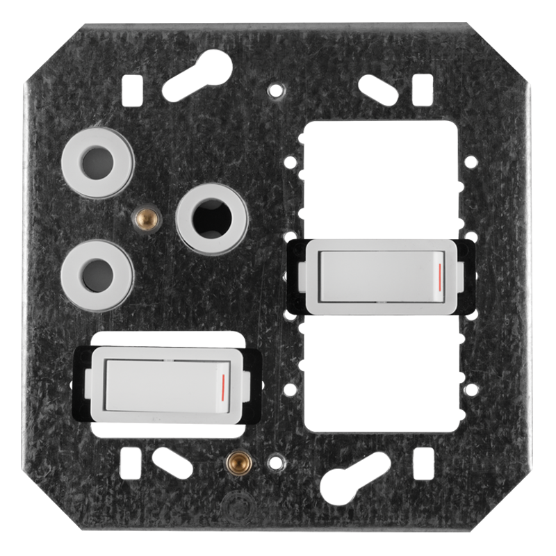 Crabtree Classic Mixed 1 Lever 1 Way STD Switched Socket, 100x100, White