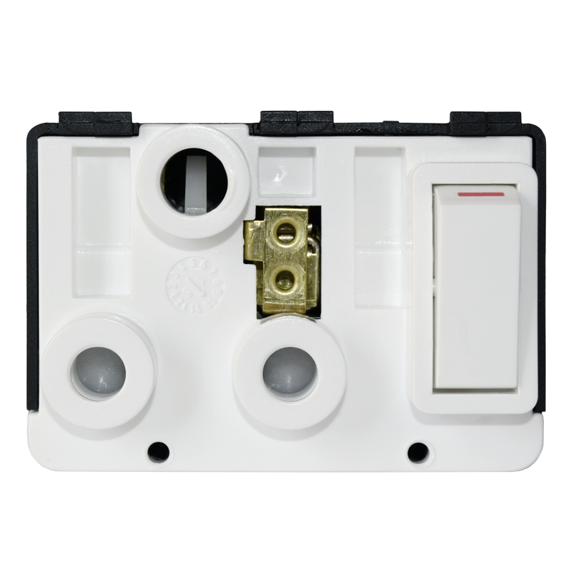 Crabtree Classic Single Switched Socket for Extension Reels