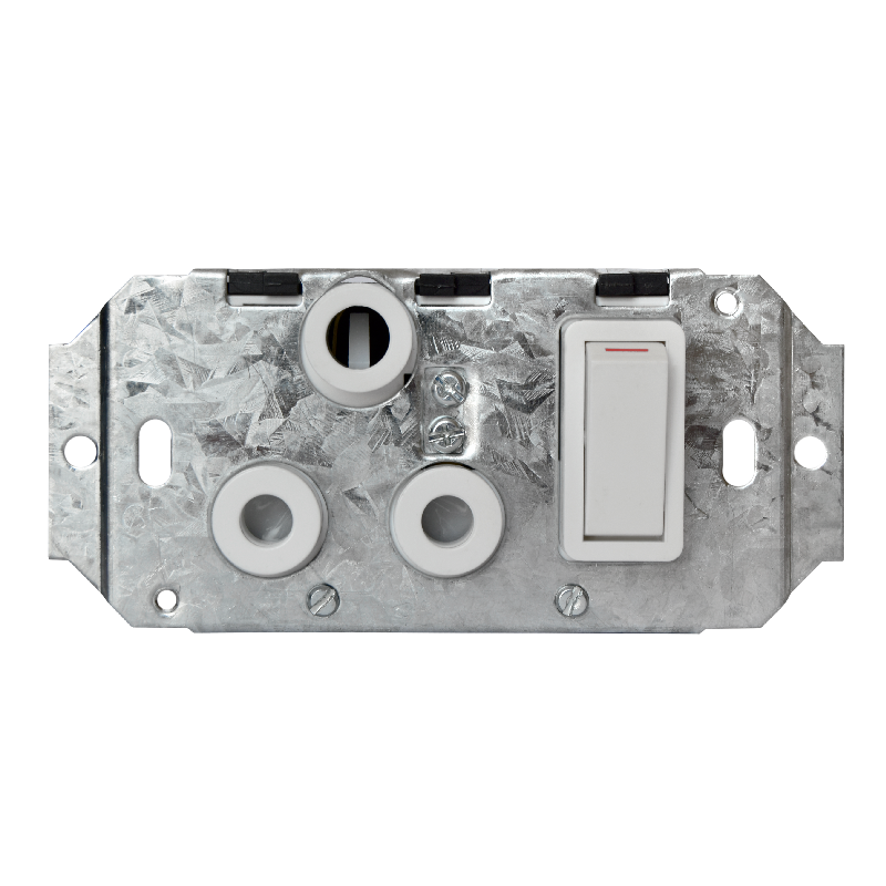 Crabtree Classic Single Switched Monoblock Socket 164-1 on Yoke (100x50mm, 4x2)