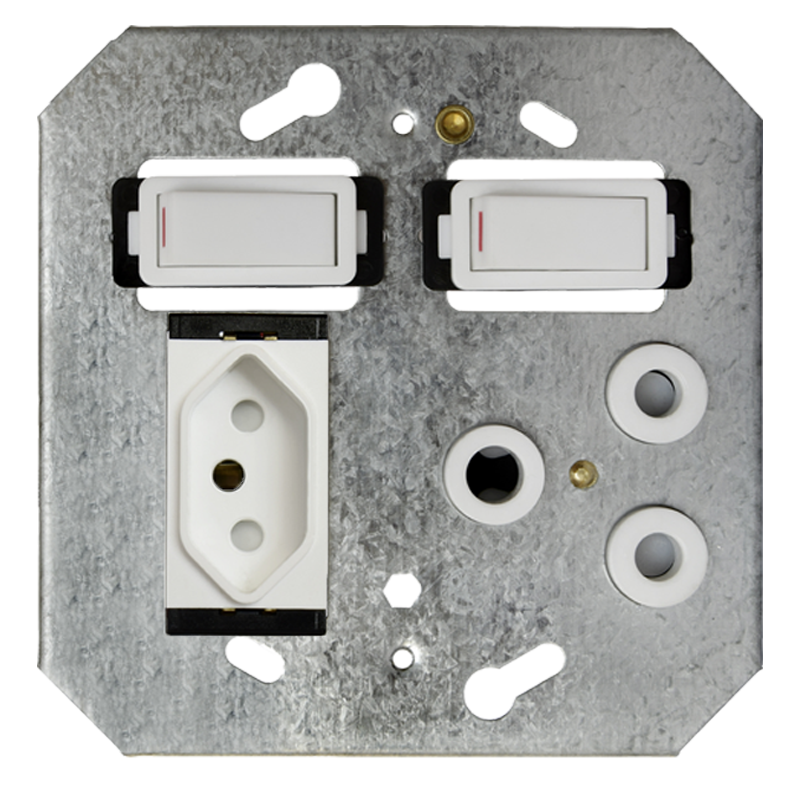 Crabtree Classic Combination Switched Socket (1×164-1, 1×164-2) on Yoke