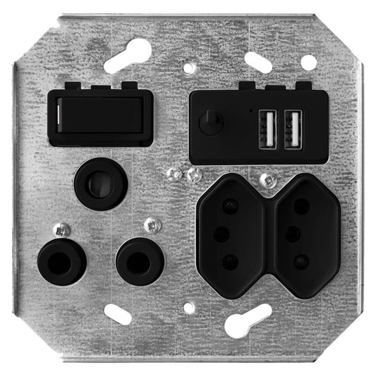 Crabtree Crabtree Classic Combo Socket on Yoke with USB