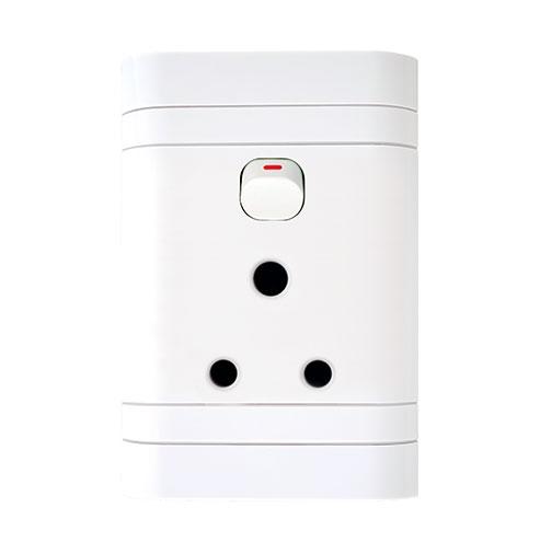 Lesco Cover Strip Monobloc Vertical Switched Socket