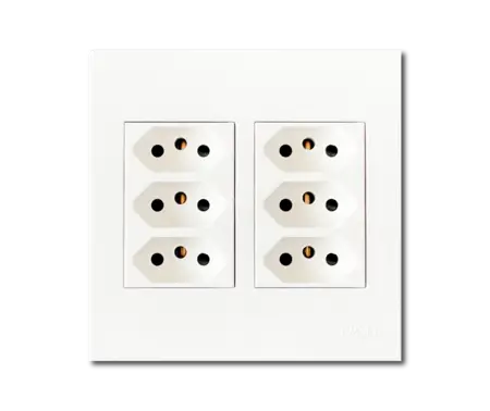 4 x 4 Unswitched Sockets
