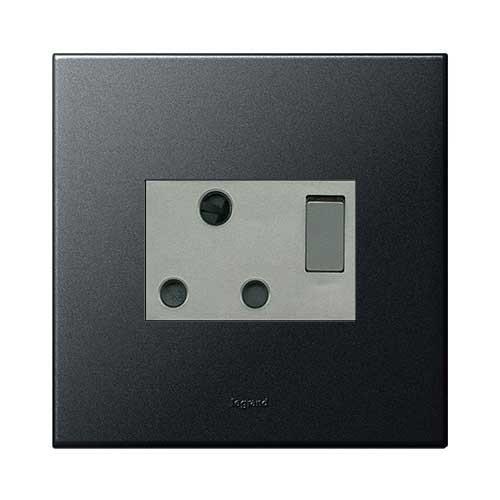 Legrand Arteor Single Switched Socket 4 X 4 - Graphite