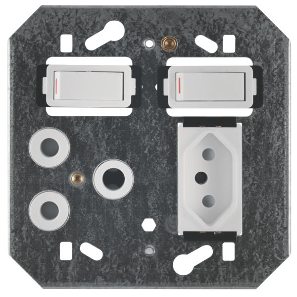 Crabtree Classic 16A Combo Switched Socket + Yoke, 4x4, White