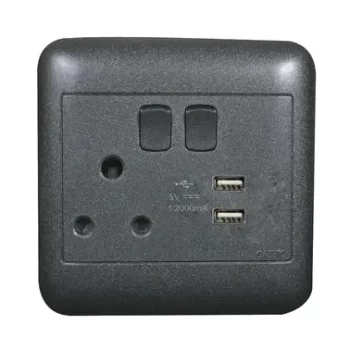 4X4 Black Switched Socket+ 2 Usb Socket